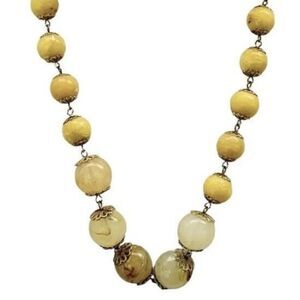 Women’s Tan & Clear Marbled Bead Gold Tone Princess Vintage Station Necklace 19”
